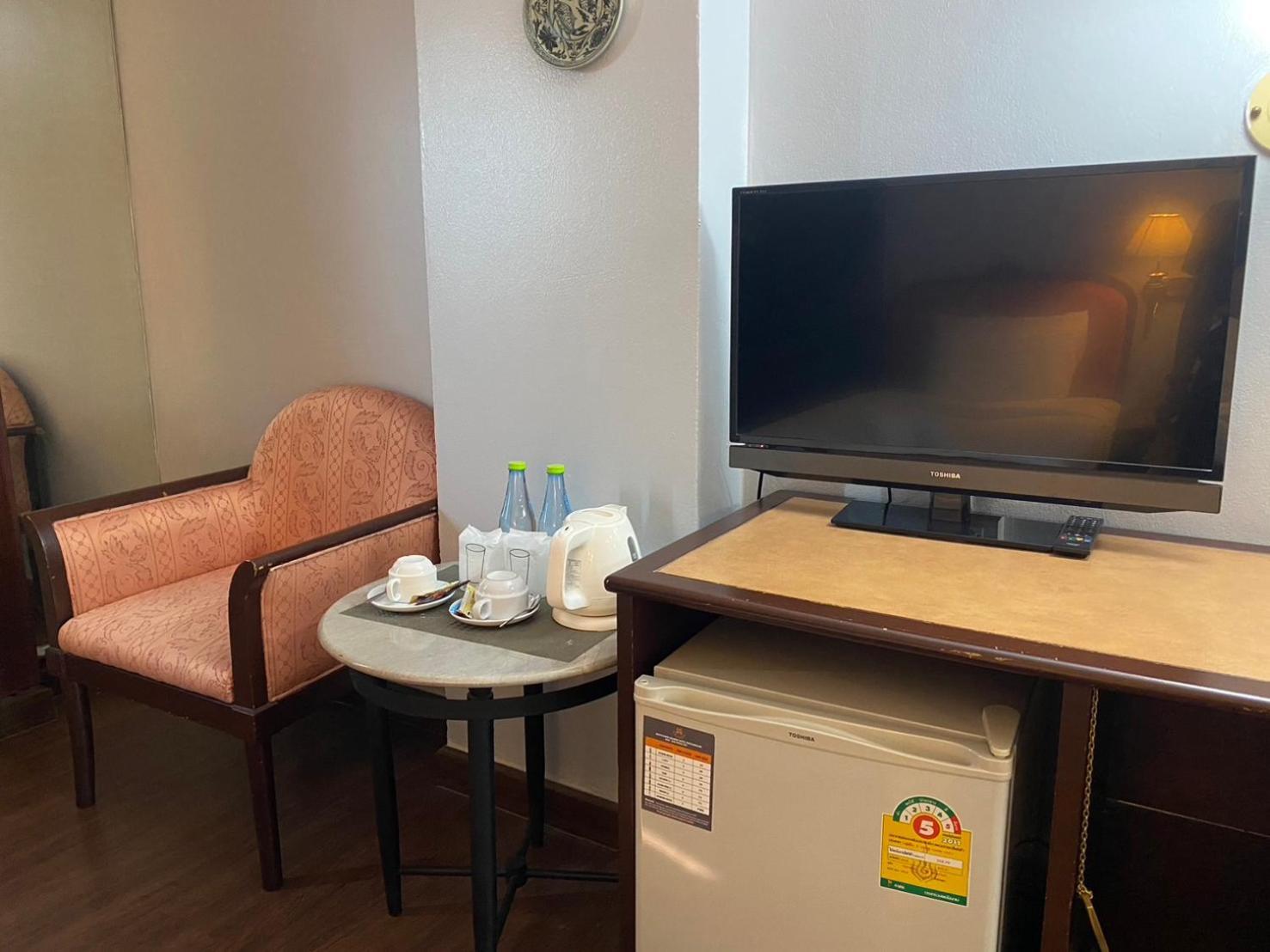Mayflower Grande Hotel Phitsanulok Buitenkant foto