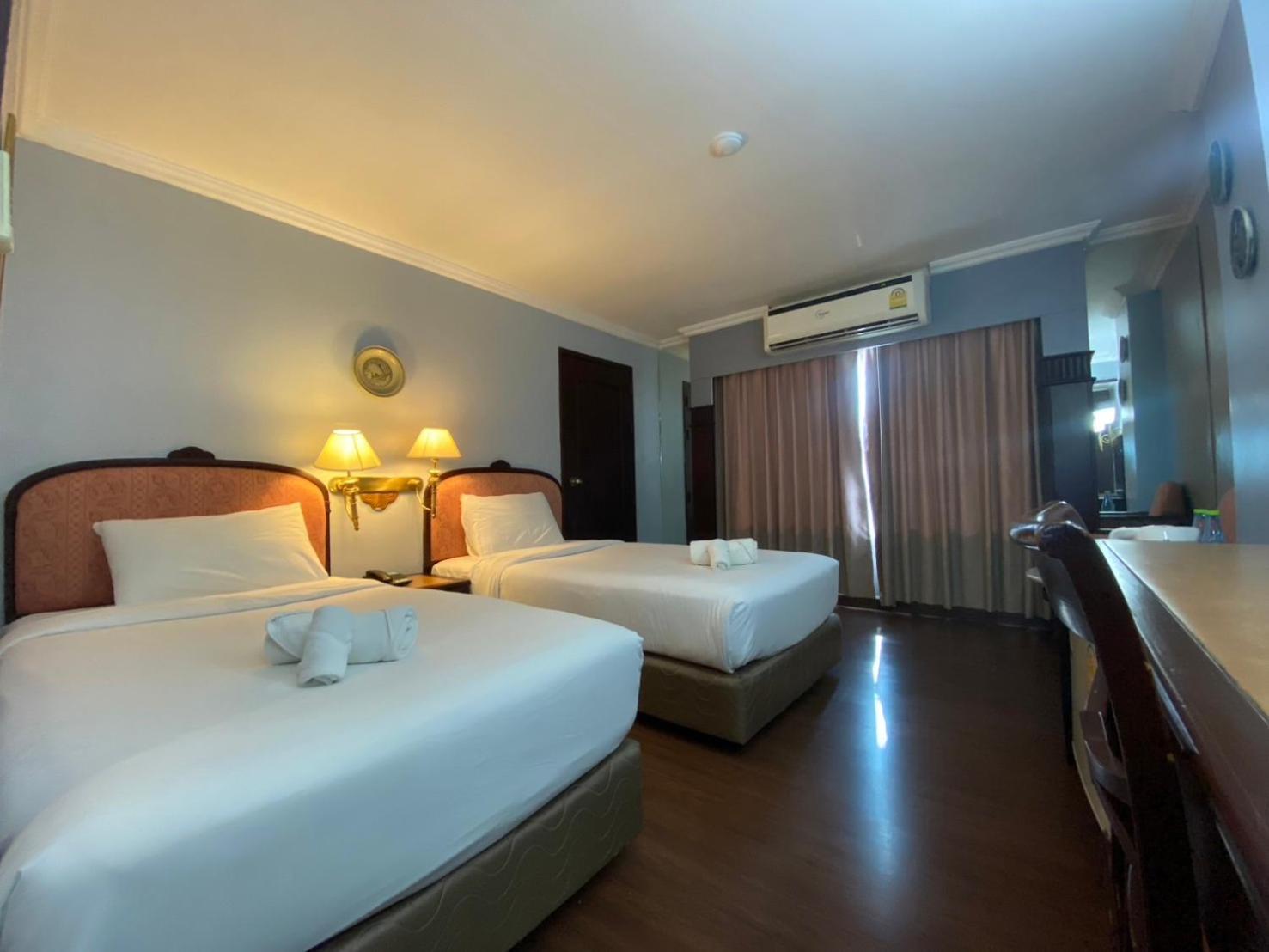 Mayflower Grande Hotel Phitsanulok Buitenkant foto