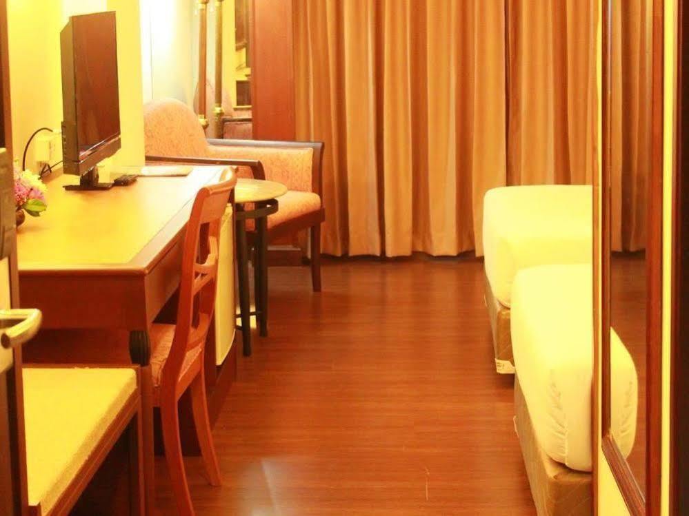 Mayflower Grande Hotel Phitsanulok Buitenkant foto
