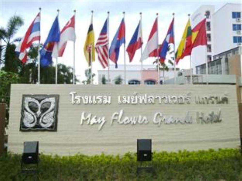 Mayflower Grande Hotel Phitsanulok Buitenkant foto